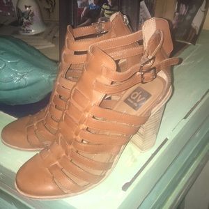 Dolce vita strappy heels in camel color